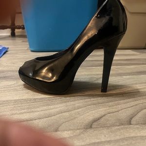 Black, black,stiletto’s